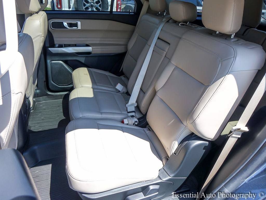 Used 2023 Ford Explorer XLT w/ Equipment Group 202A AWD/4WD image 11