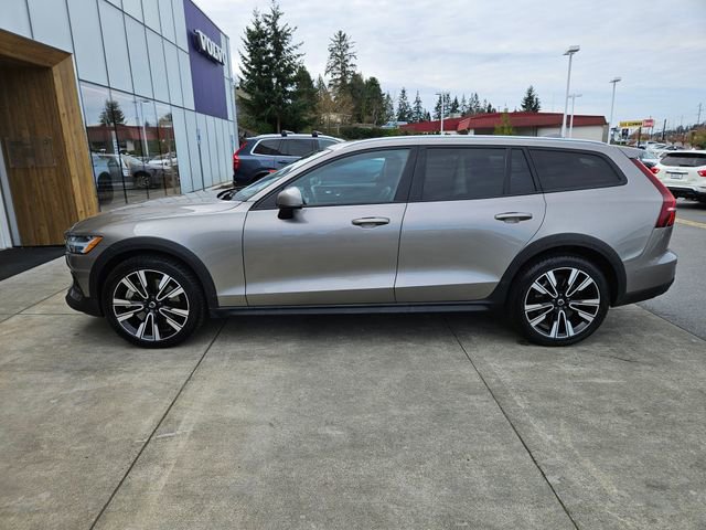 Used 2021 Volvo V60 T5 Cross Country w/ Advanced Package image 8