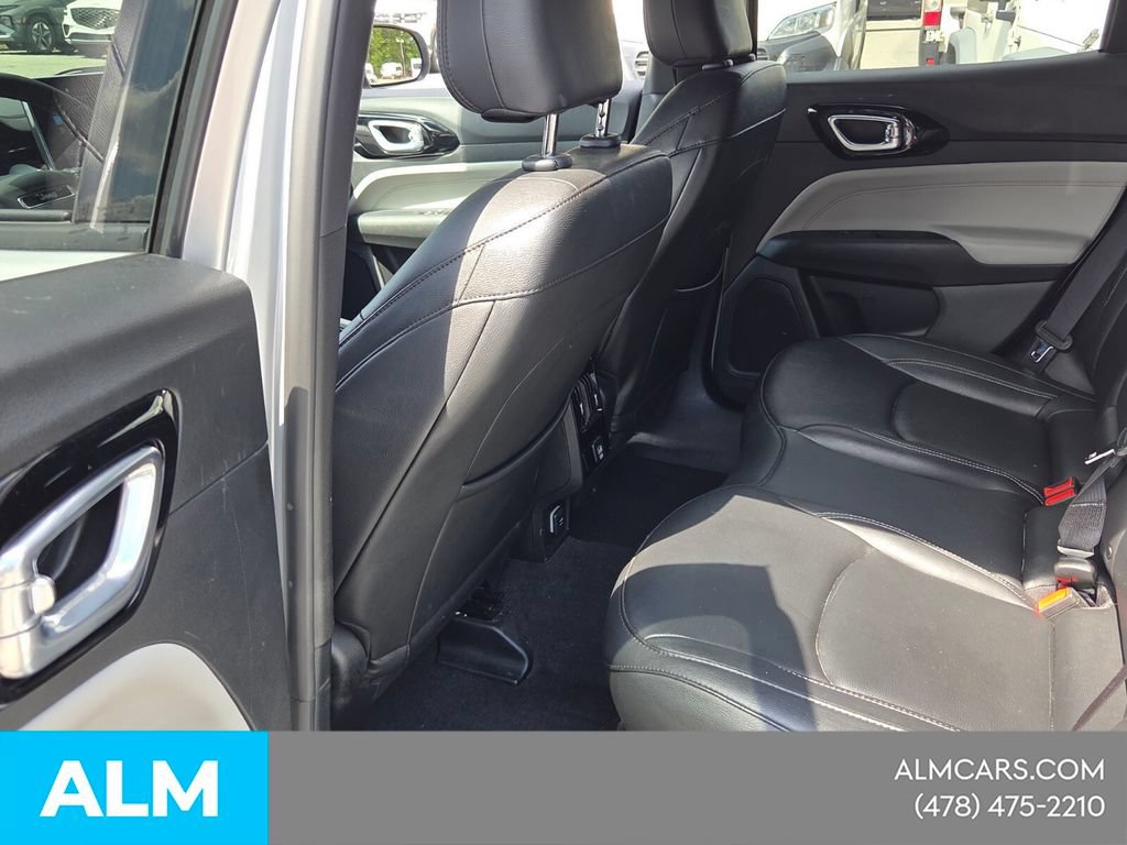 Used 2025 Jeep Compass Limited AWD/4WD image 9