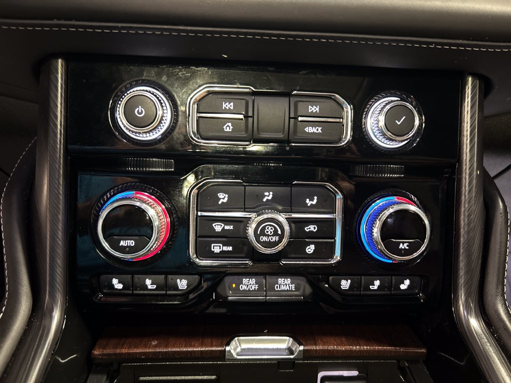 Used 2024 GMC Yukon XL Denali Ultimate AWD/4WD image 19