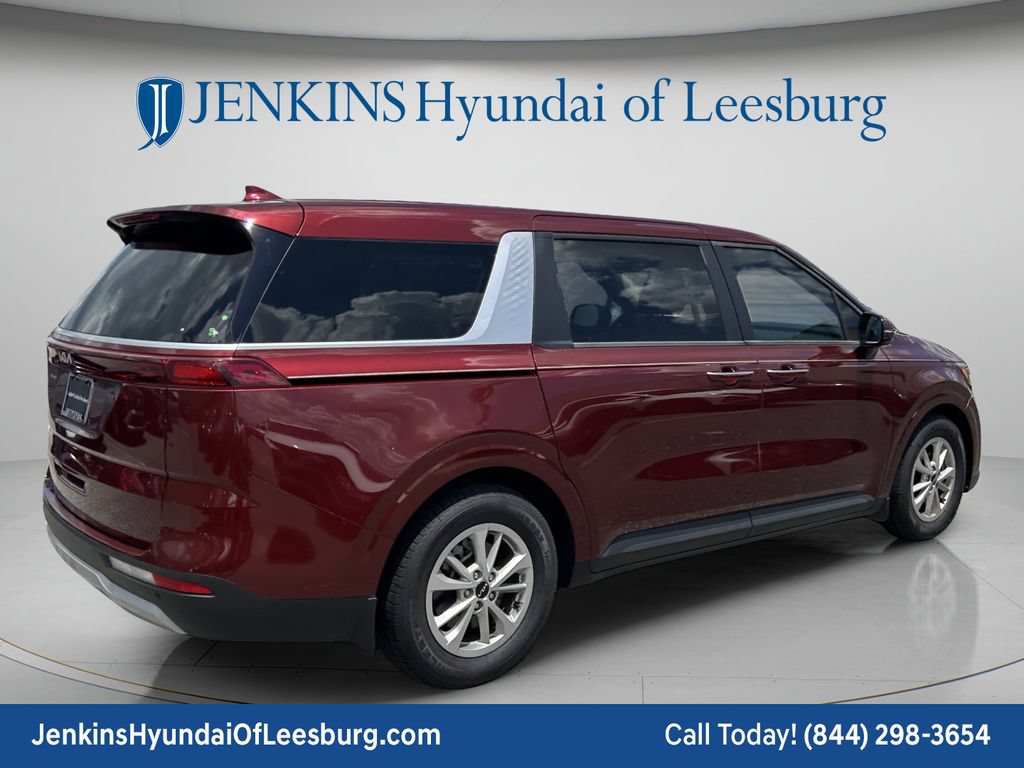 Used 2024 Kia Carnival LX FWD image 5