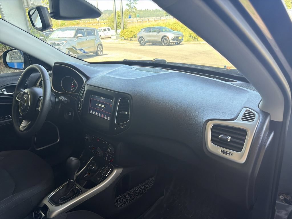 Used 2020 Jeep Compass Sport AWD/4WD image 28