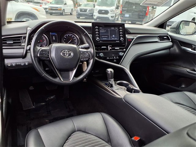Used 2023 Toyota Camry SE image 10