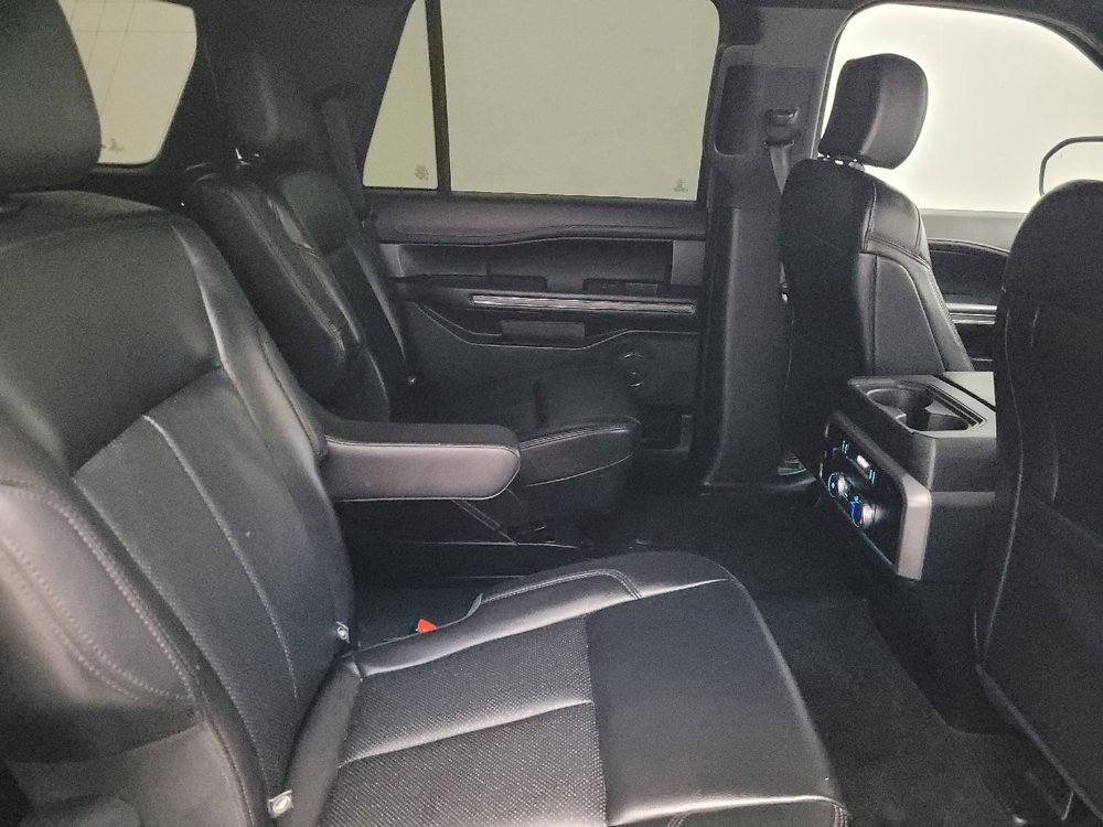 Used 2020 Ford Expedition XLT w/ Black Accent Package RWD image 19