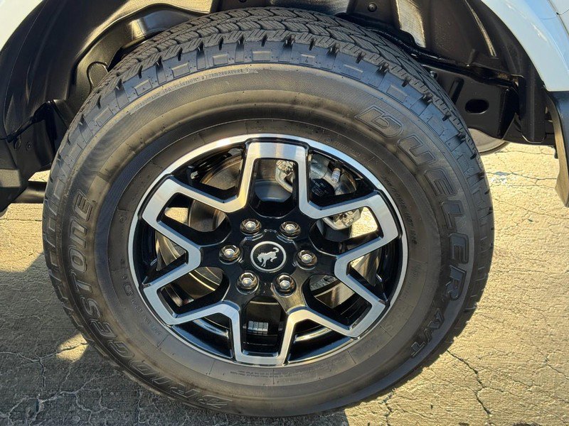 Used 2024 Ford Bronco Outer Banks image 6