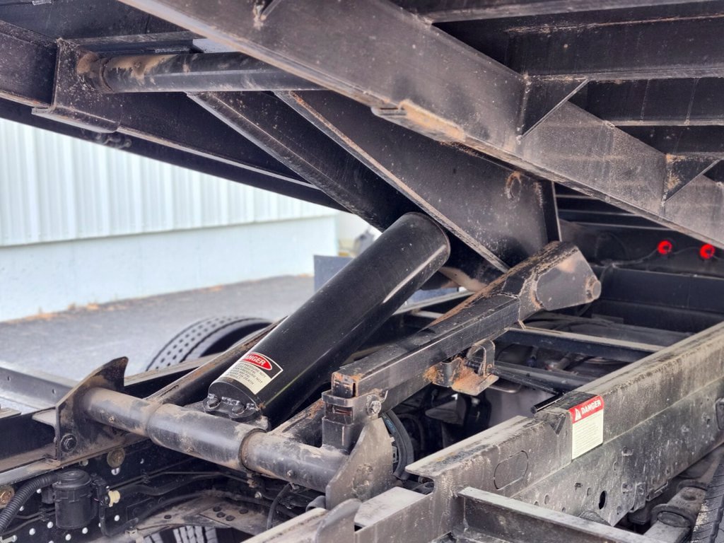 Used 2024 Chevrolet Low Cab Forward RWD image 9