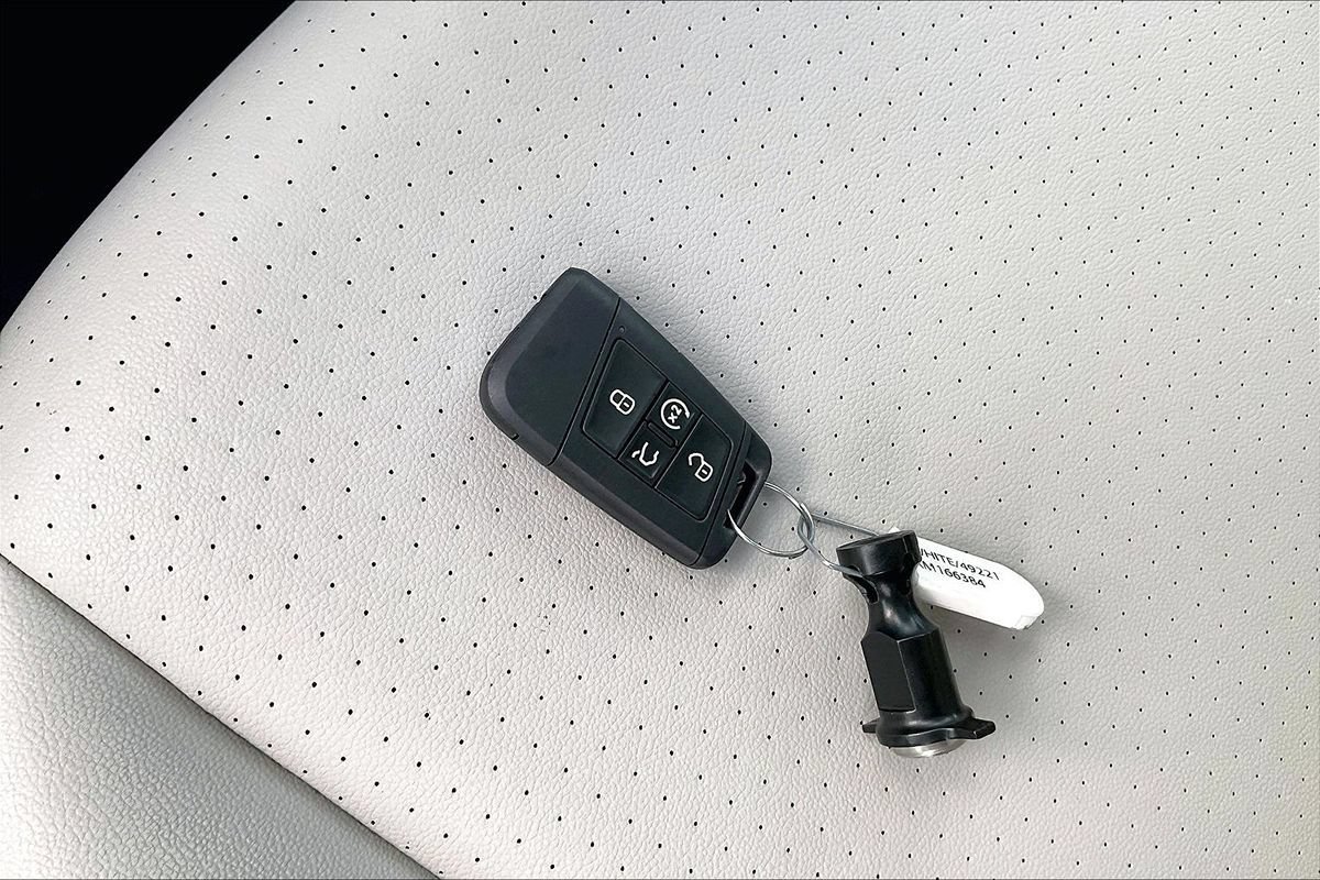 Used 2019 Volkswagen Jetta R-Line w/ R-Line Cold Weather Package FWD image 11