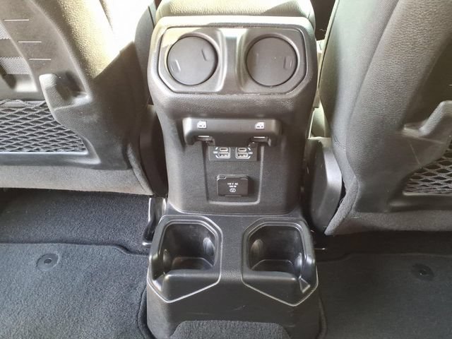 Used 2022 Jeep Wrangler Unlimited Rubicon AWD/4WD image 28