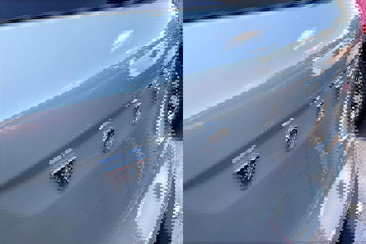 Used 2024 Volvo XC40 B5 Core image 9