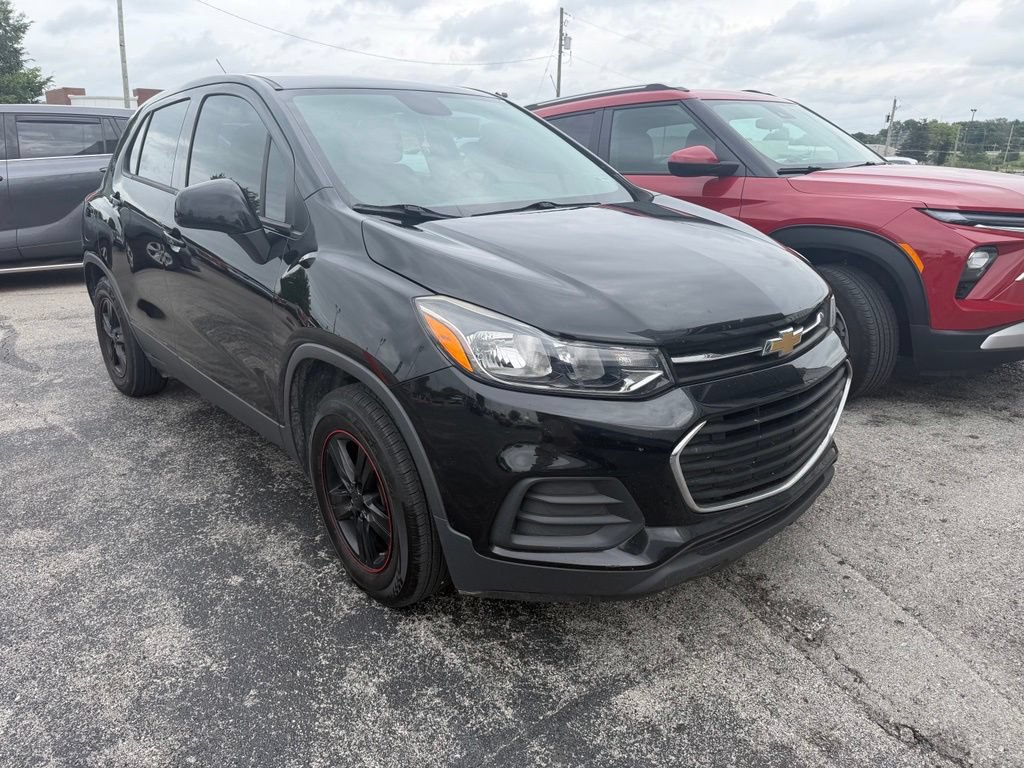 Used 2019 Chevrolet Trax LS FWD image 2