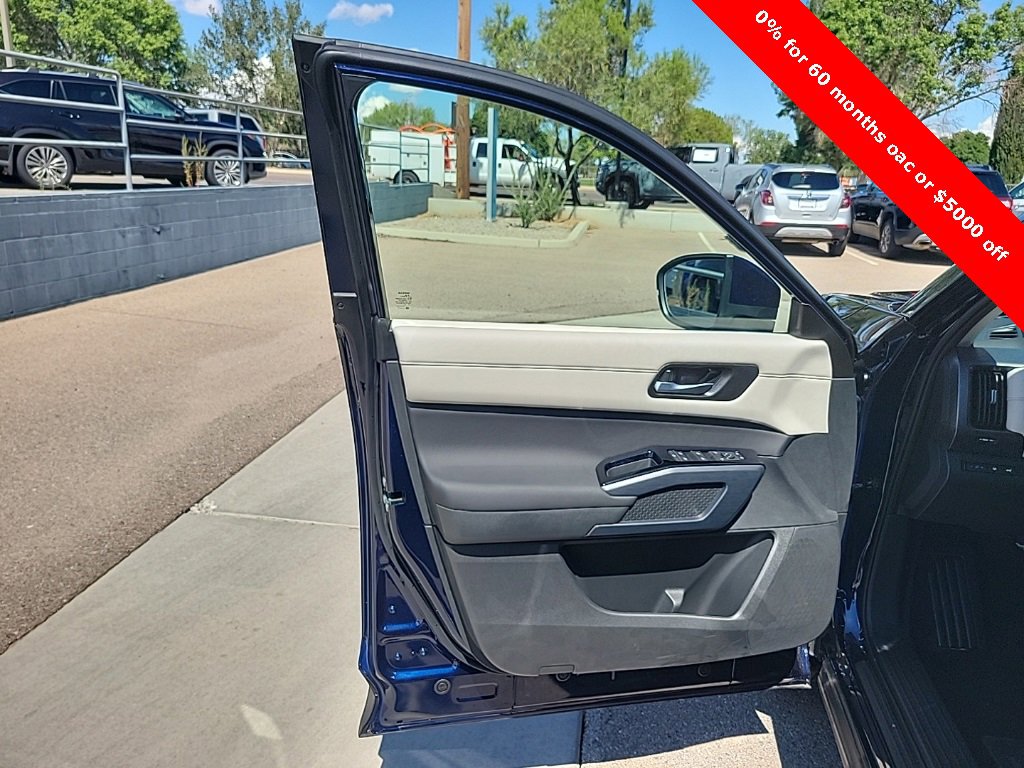 New 2025 Nissan Pathfinder SL w/ SL Premium Package image 11