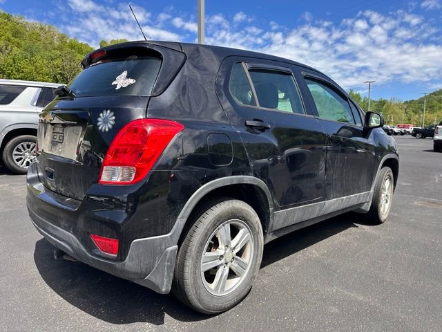 Used 2017 Chevrolet Trax LS w/ LPO, Protection Package AWD/4WD image 7