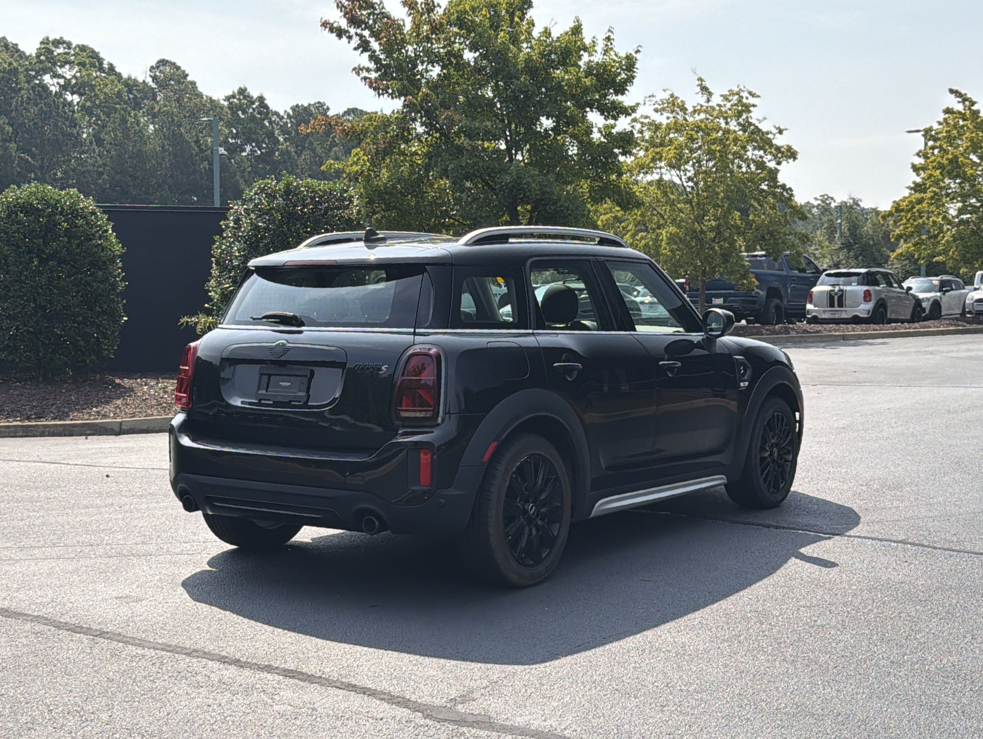 Used 2024 MINI Cooper Countryman S w/ Premium Package FWD image 3
