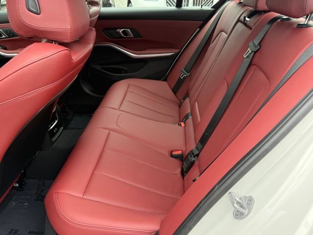 Used 2025 BMW 330i Sedan w/ M Sport Package image 31
