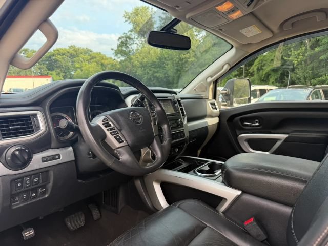 Used 2017 Nissan Titan PRO-4X w/ Pro-4x Convenience Package AWD/4WD image 10