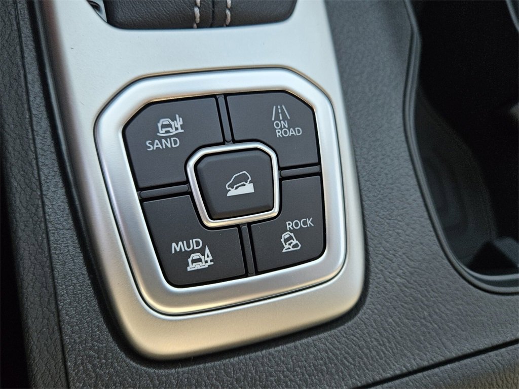 New 2026 Nissan Frontier SV image 22