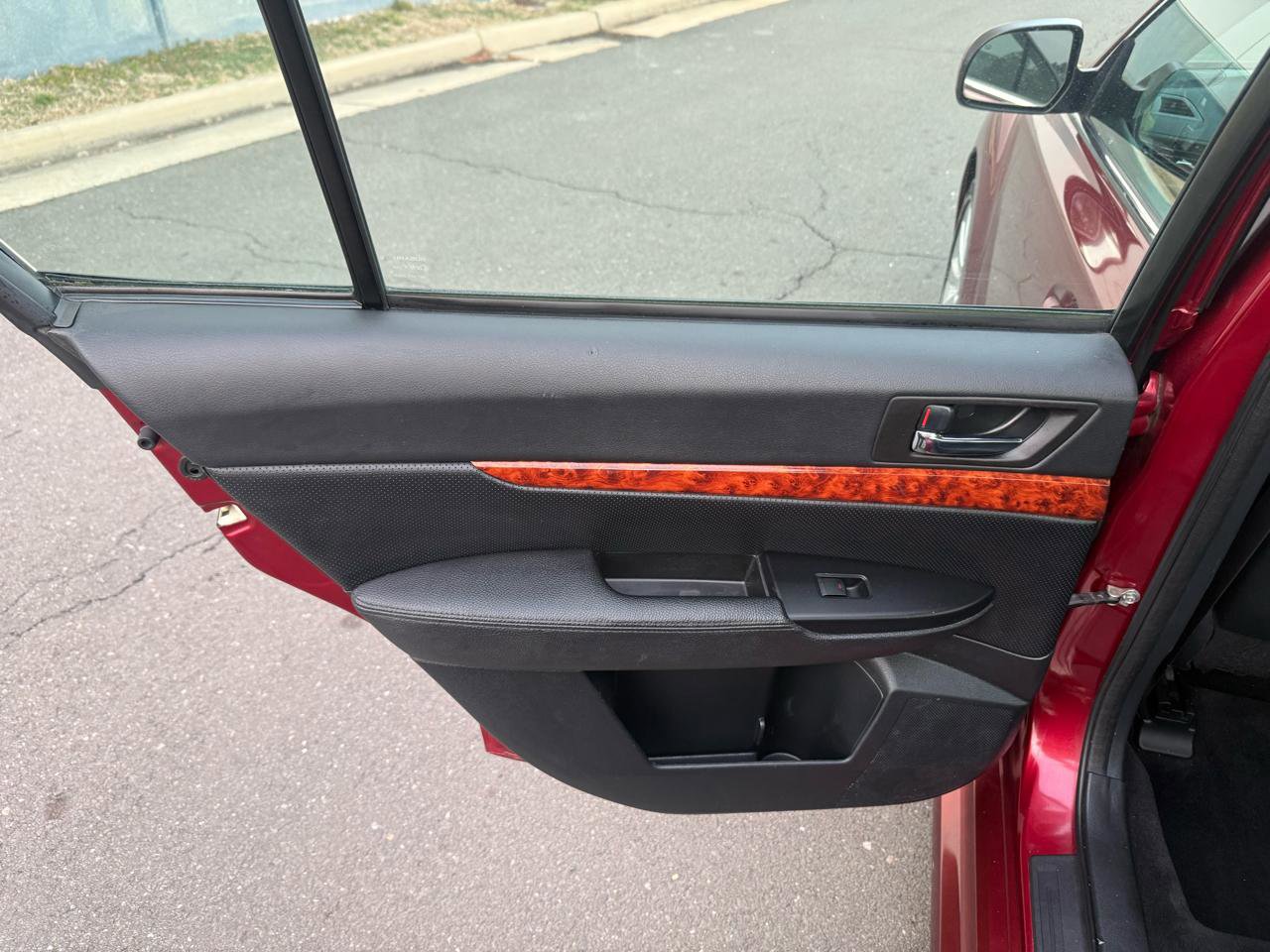 Used 2010 Subaru Legacy 3.6R Limited w/ Appearance Package 1F image 18