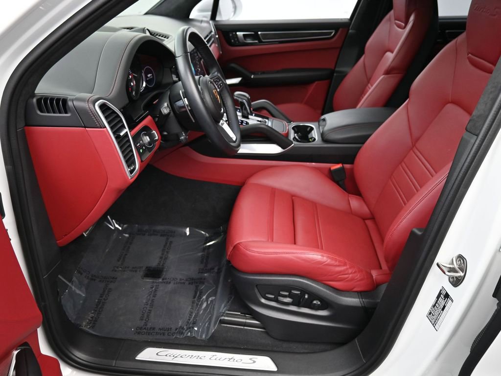 Certified 2022 Porsche Cayenne Turbo S image 7