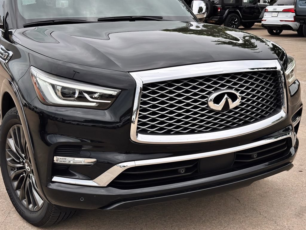 Used 2024 INFINITI QX80 Sensory w/ All-Season Package RWD image 2