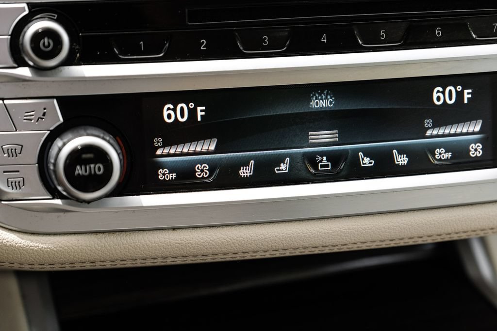 Used 2020 BMW 740i w/ Premium Package RWD image 22