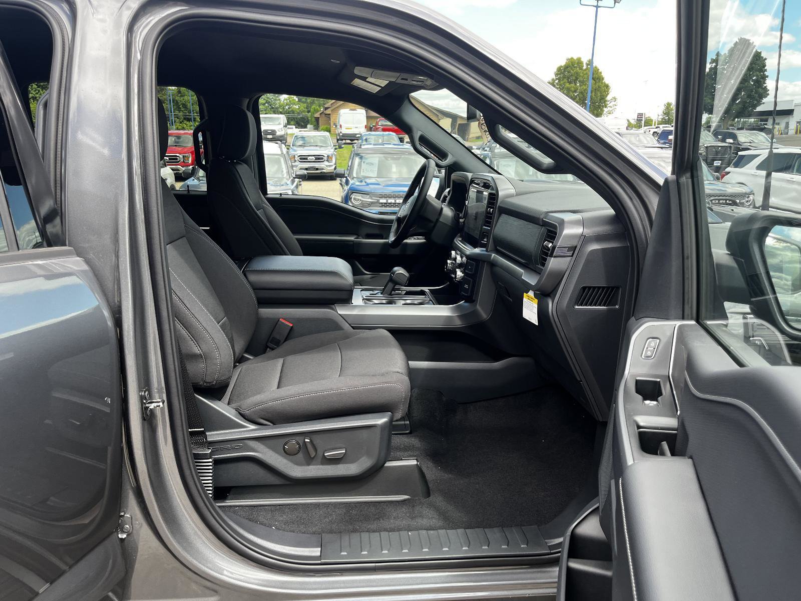 New 2025 Ford F150 XLT w/ Equipment Group 302A MID image 11