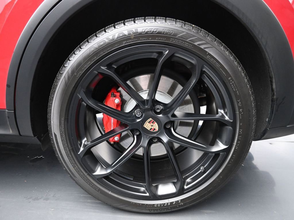 Certified 2025 Porsche Cayenne GTS image 11
