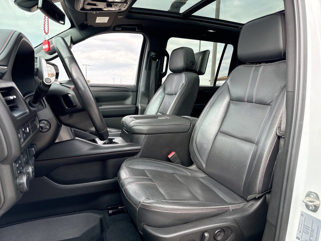 Used 2021 Chevrolet Suburban RST w/ Luxury Package AWD/4WD image 11
