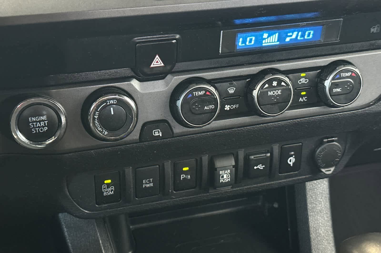 Used 2023 Toyota Tacoma TRD Off-Road w/ Technology Package AWD/4WD image 22