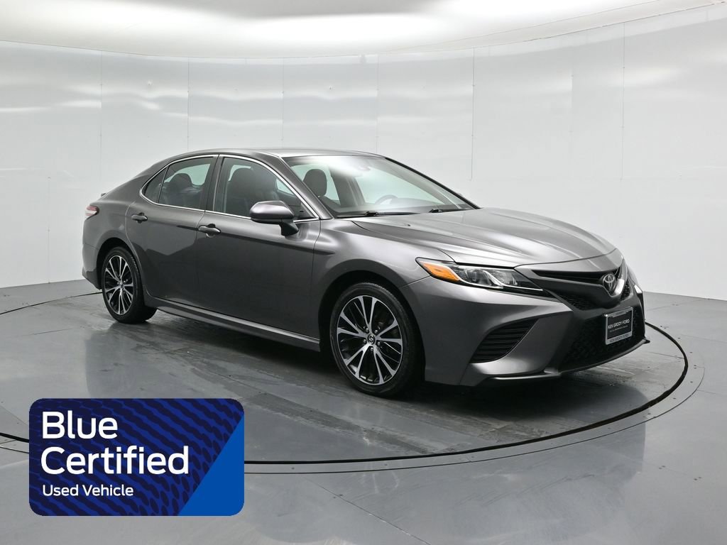 Used 2020 Toyota Camry SE w/ Carpet Mat Package