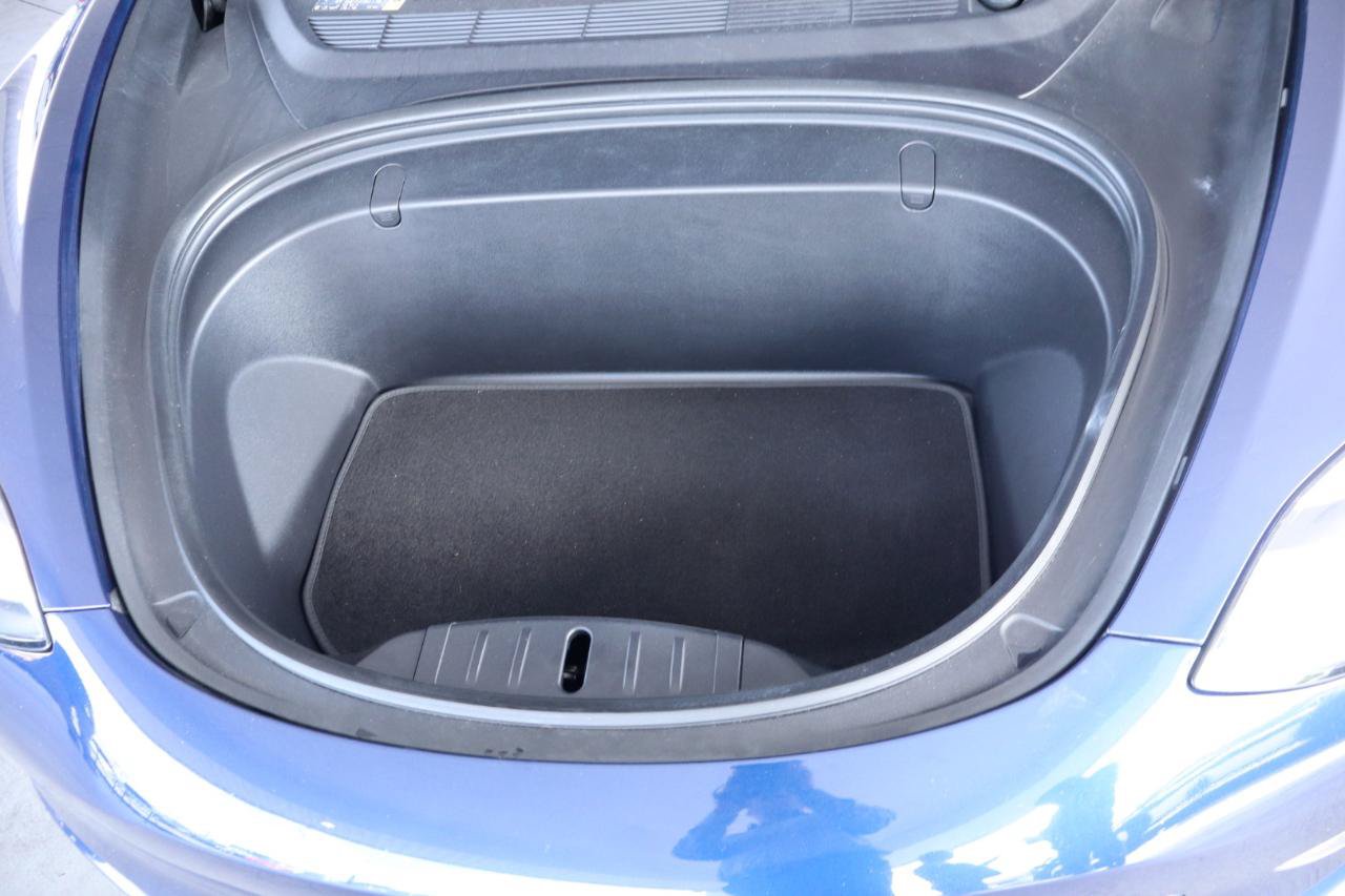 Used 2018 Tesla Model 3 Long Range RWD image 42