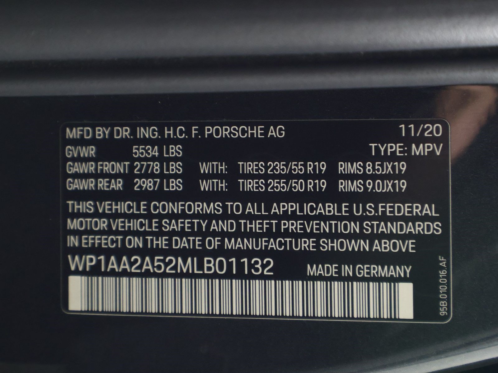 Certified 2021 Porsche Macan AWD/4WD image 19