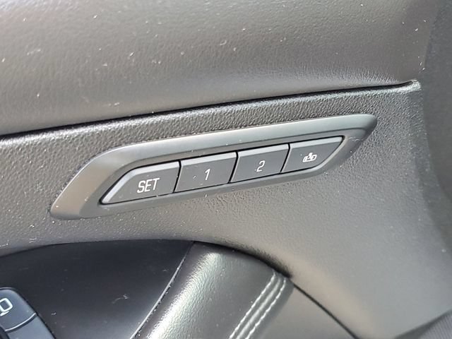 Used 2017 Buick LaCrosse Essence FWD image 22