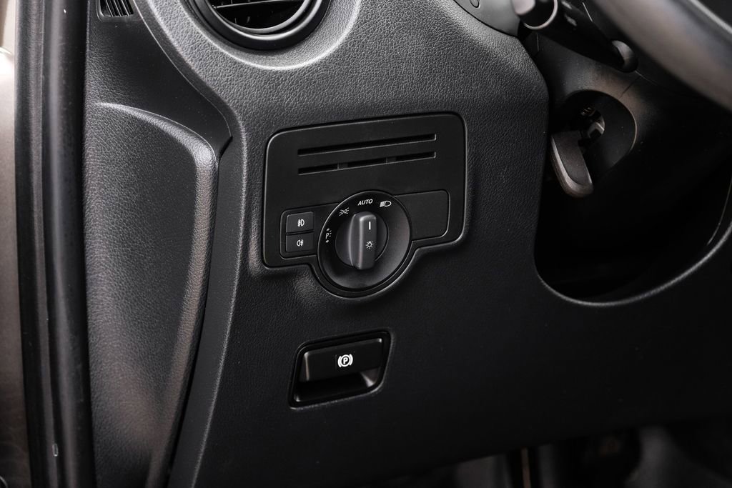 Used 2017 Mercedes-Benz Metris Passenger w/ Driver Efficiency Package image 22