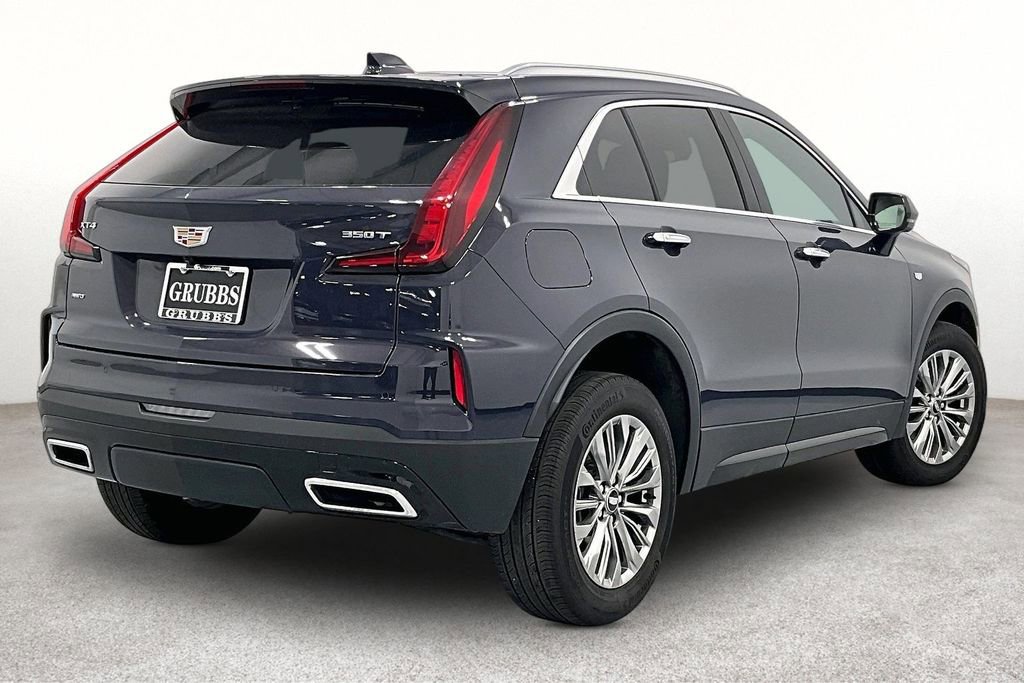 Used 2025 Cadillac XT4 Premium Luxury AWD/4WD image 2