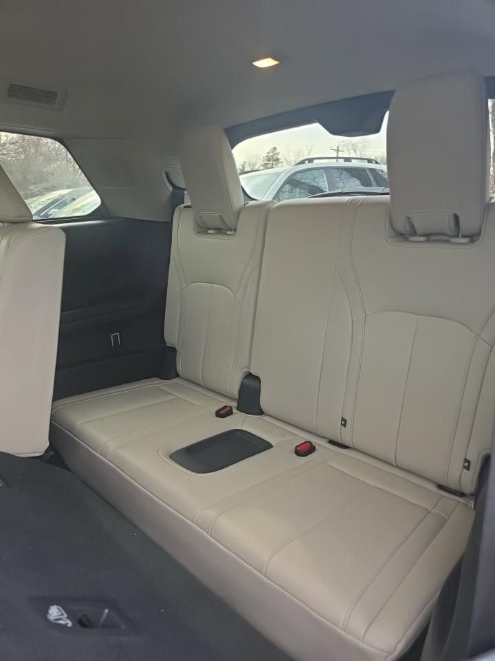 Used 2022 INFINITI QX60 Sensory w/ Vision Package AWD/4WD image 11