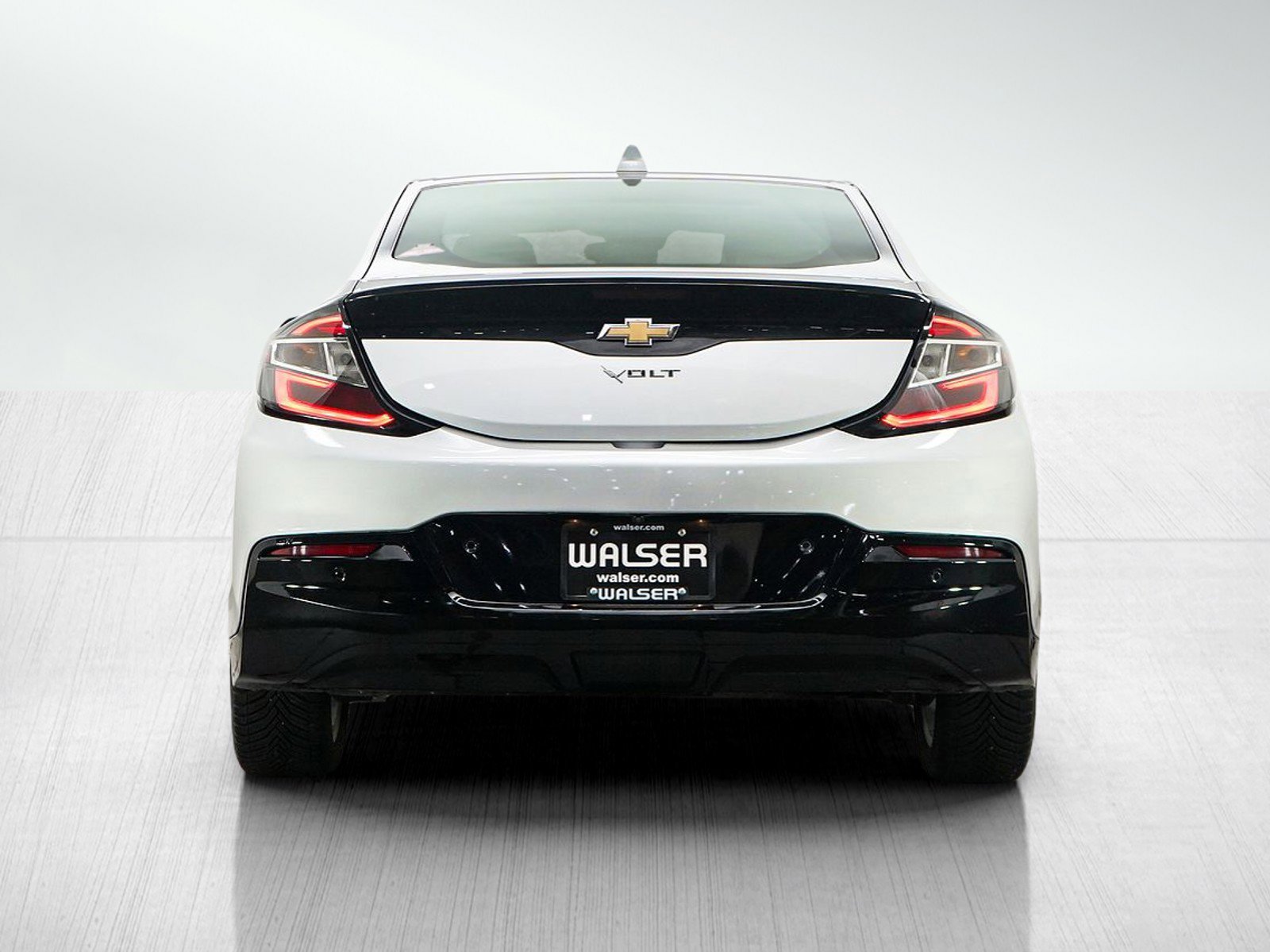 Used 2018 Chevrolet Volt LT w/ LT Driver Confidence Package FWD image 4