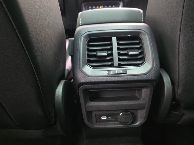 Certified 2022 Volkswagen Tiguan SE image 29