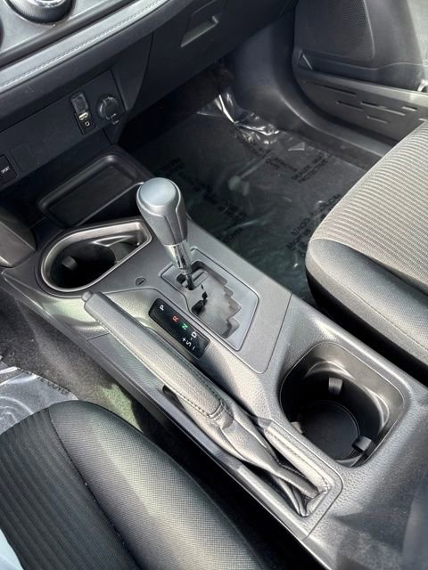 Used 2016 Toyota RAV4 LE image 15