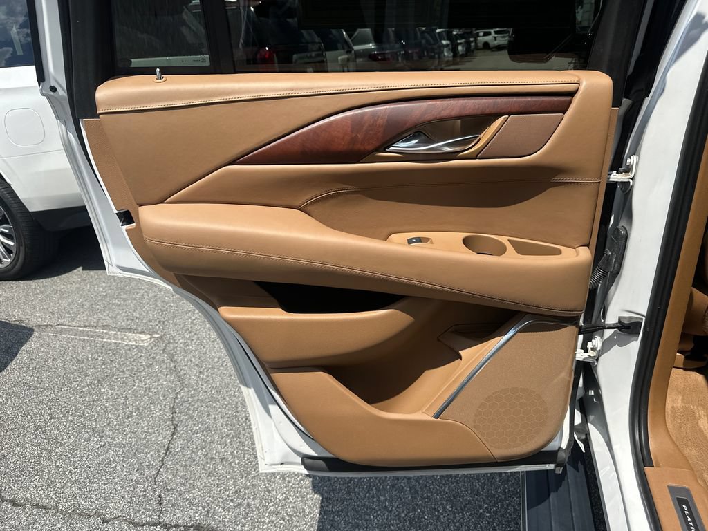 Used 2016 Cadillac Escalade Platinum AWD/4WD image 18