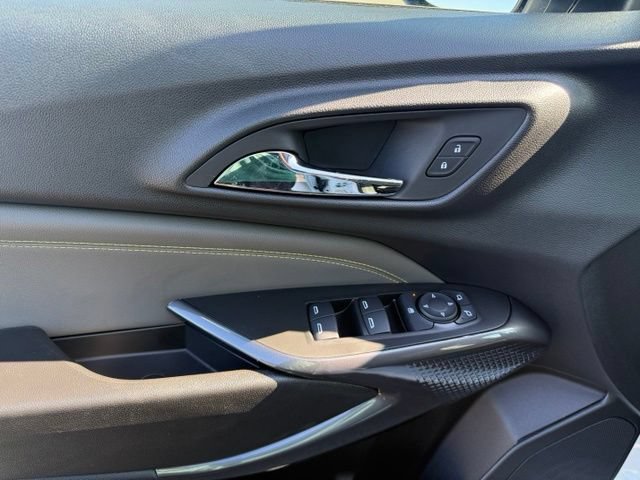 New 2026 Chevrolet Trax ACTIV w/ Sunroof Package FWD image 13