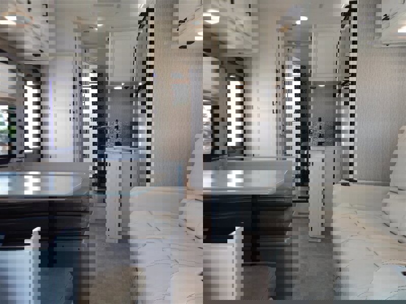 Used 2022 Ford E-450 and Econoline 450 Super Duty w/ Motorhome Prep Package image 25