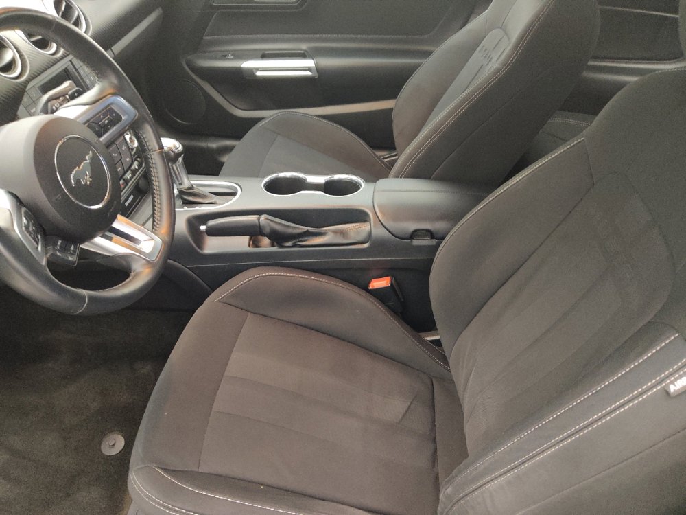 Used 2018 Ford Mustang Coupe RWD image 17