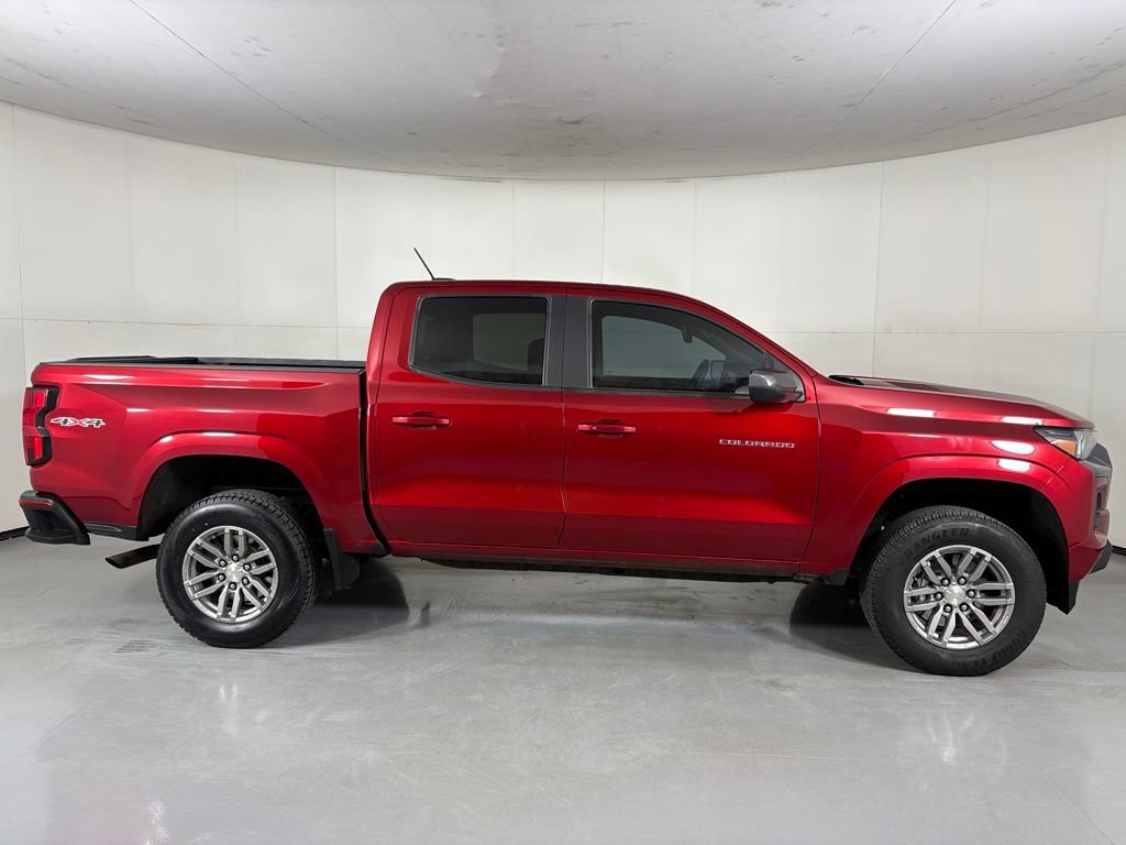 Used 2024 Chevrolet Colorado LT AWD/4WD image 9