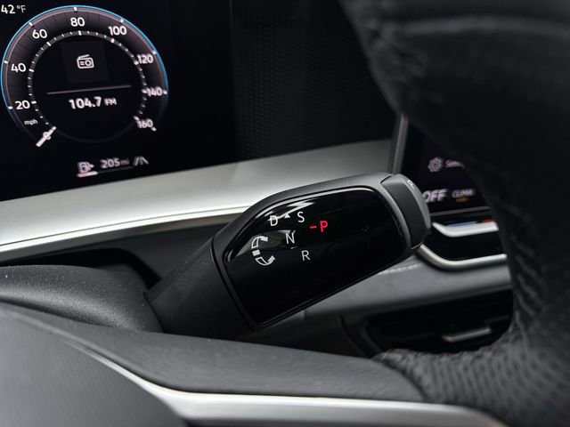 New 2026 Volkswagen Tiguan SE R-Line AWD/4WD image 16