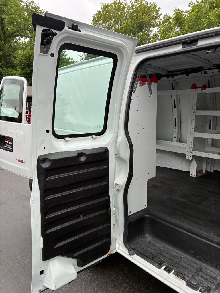 Used 2012 GMC Savana 1500 AWD image 24