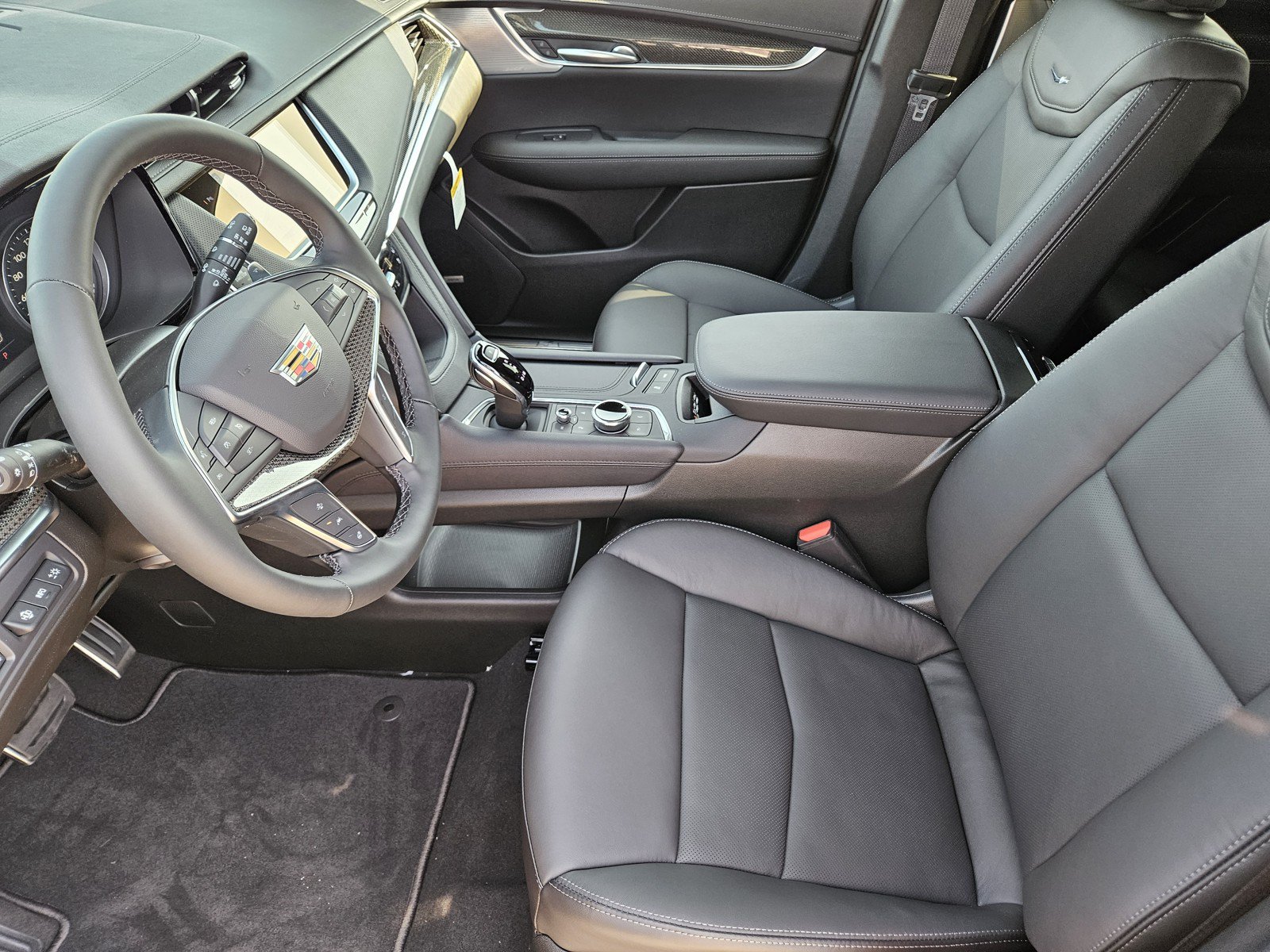 New 2026 Cadillac XT5 Sportv w/ LPO, Onyx Lite Package AWD/4WD image 9