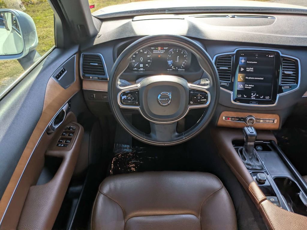 Used 2022 Volvo XC90 T6 Momentum AWD/4WD image 18