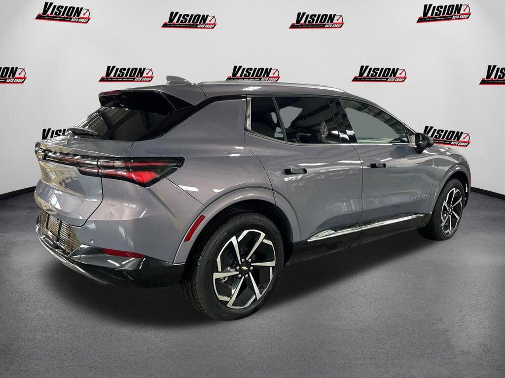 Used 2025 Chevrolet Equinox EV LT image 5