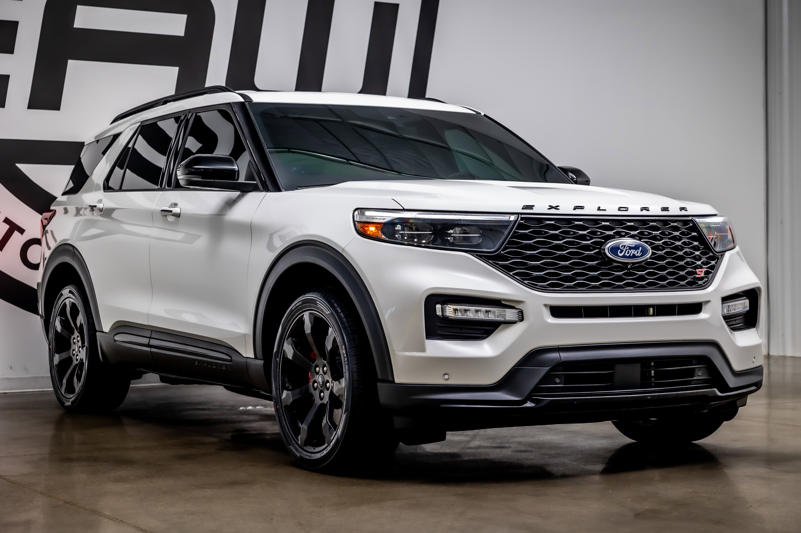 Used 2023 Ford Explorer ST w/ Equipment Group 401A image 28