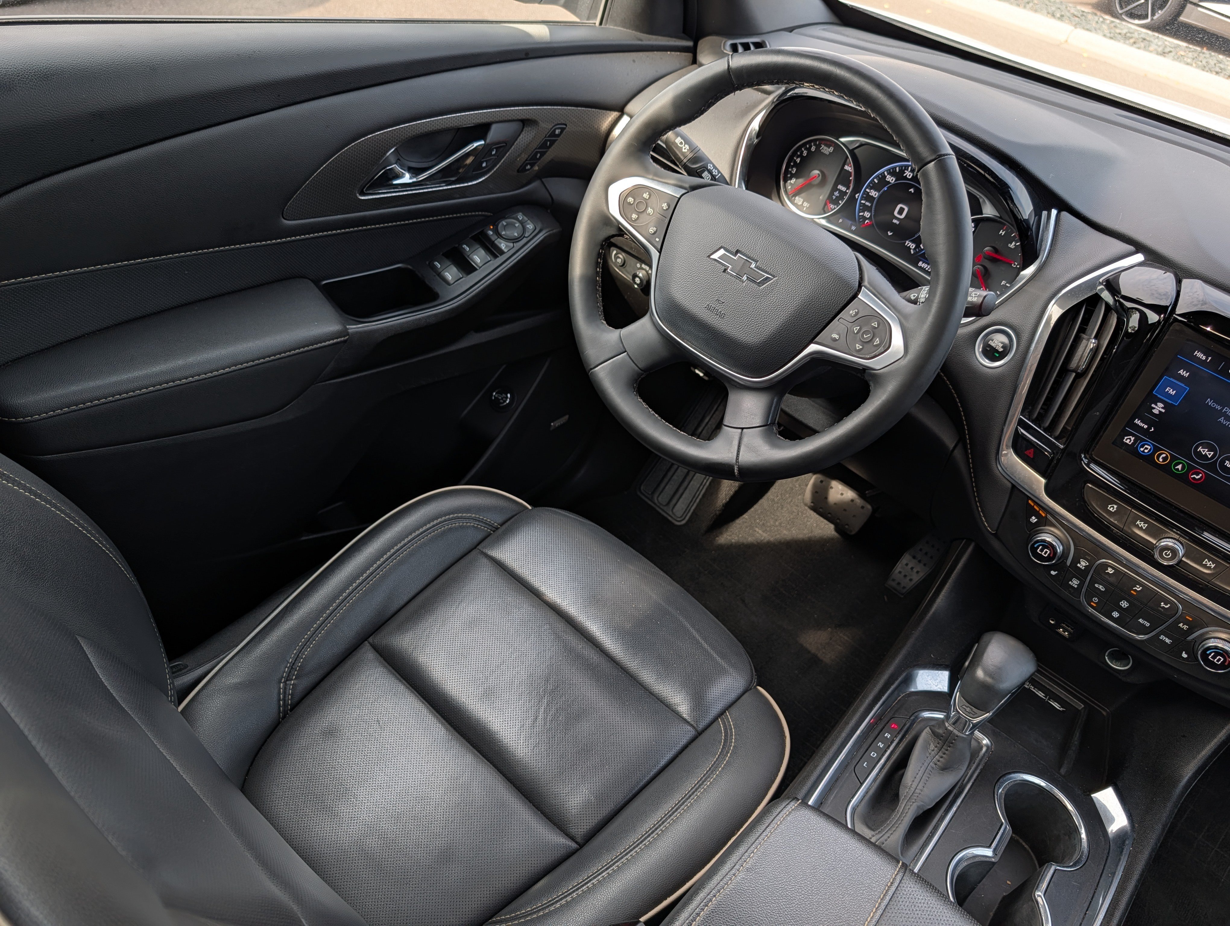 Used 2023 Chevrolet Traverse Premier w/ Redline Edition AWD/4WD image 9